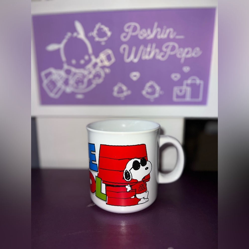 🐾NWOT Snoopy Red and White Mug